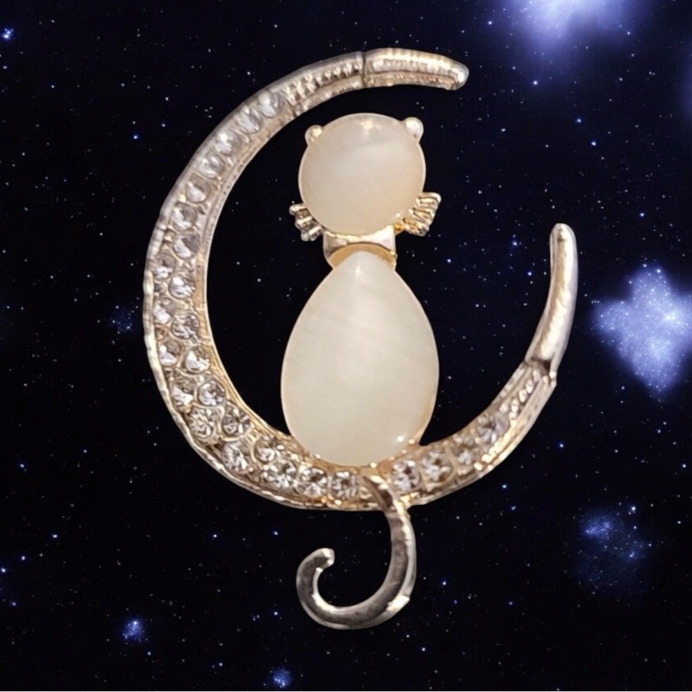 Elegant Cat and Moon Brooch with Rhinestones, Zinc Alloy